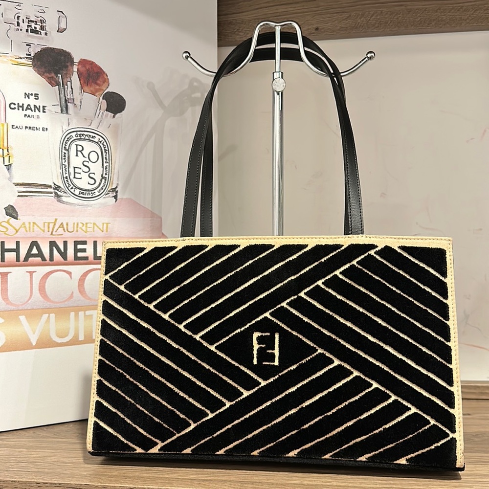 đĽ Fendi Snake-skin & Velvet-Canvas Shoulder Bag đĽ - Picture 1 of 17